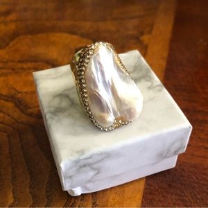 Ladies genuine baroque fresh water pearl rhinestone hammered gold band ring NIB